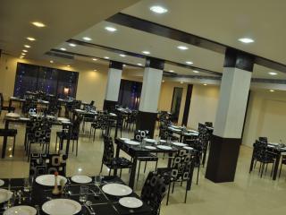 Chandra Royal Inn Velankanni Exteriör bild