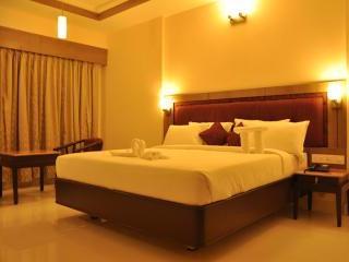Chandra Royal Inn Velankanni Exteriör bild