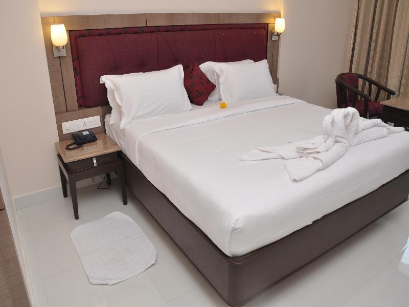 Chandra Royal Inn Velankanni Exteriör bild